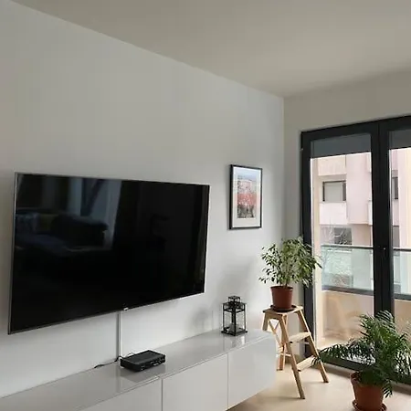 Luxurious And Spacious In Diamond Garden Building Appartement